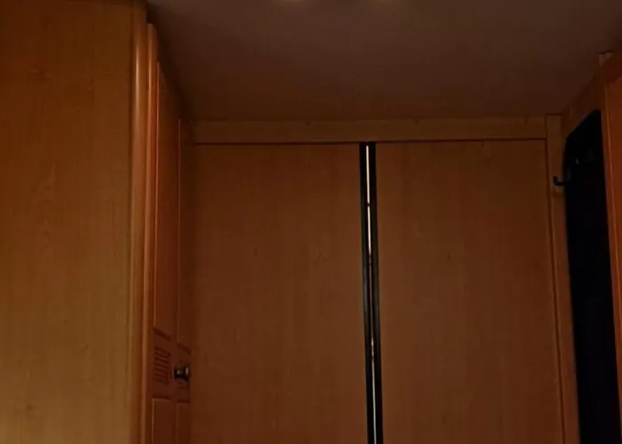 Proboost Arctic Center Cosy Caravan *