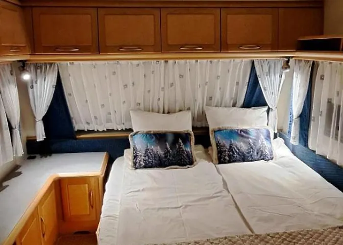 Proboost Arctic Center Cosy Caravan 公寓