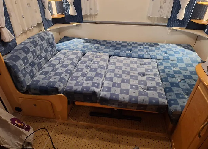 Proboost Arctic Center Cosy Caravan